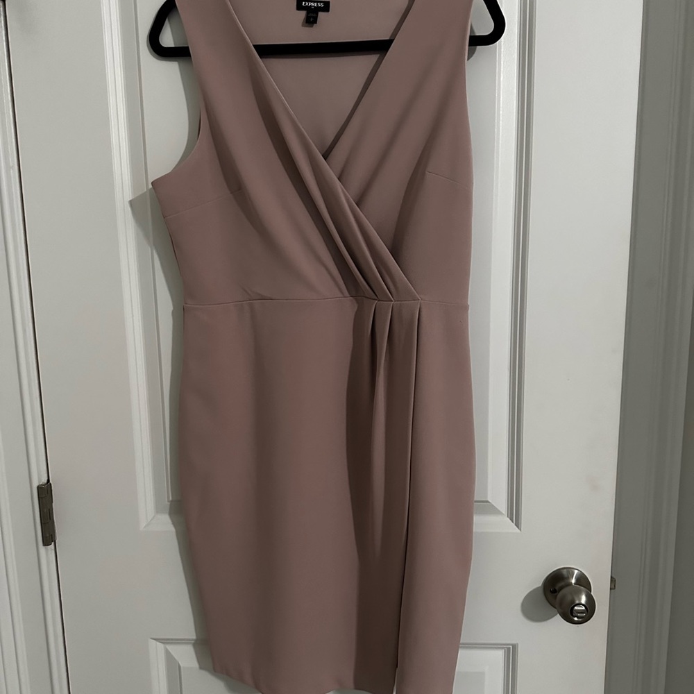 Express soft pink dress size Large